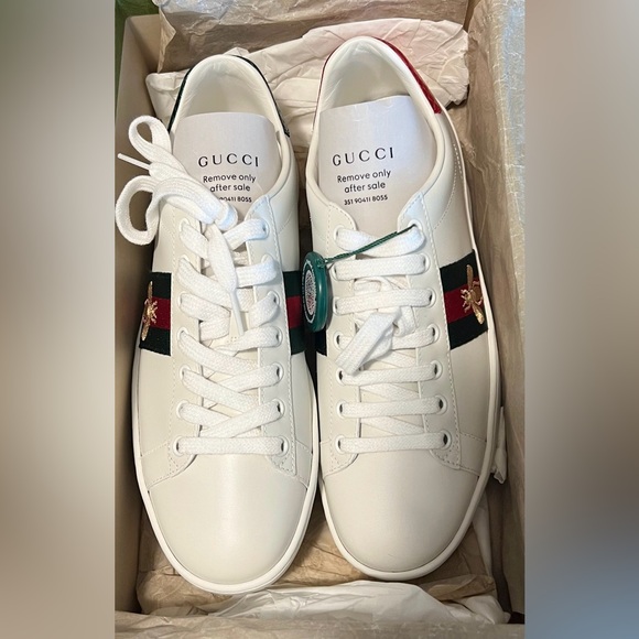 Gucci Bee Embroidered Ace Sneakers EU 38 US 8
White Leather Web Stripe Low Top - Picture 2 of 10